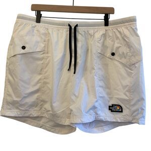 The North Face Women's Outline Short Gardenia White Size XXL